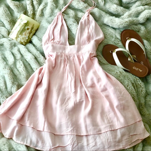 Tobi Dresses & Skirts - Pink Tobi backless halter dress